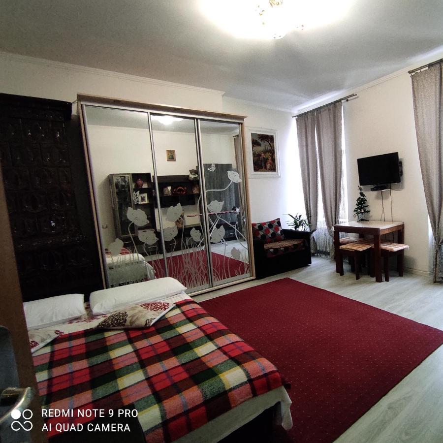 Двокімнатна Квартира В Центрі Міста Lvov Exteriér fotografie